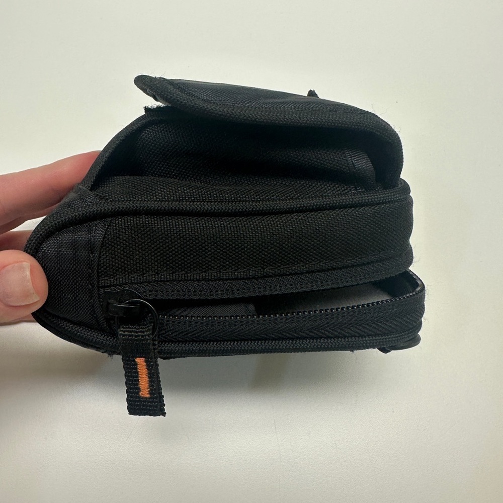 Lowepro Compact Ridge 30 Camera Case – Excellent Condition - Picture 2 of 5